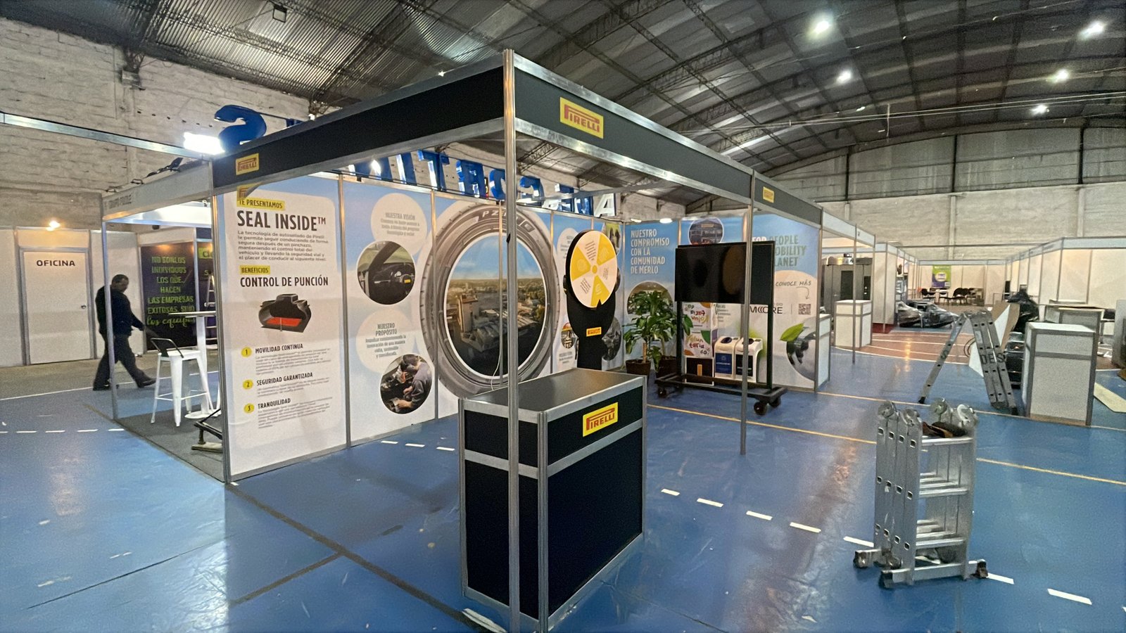 Stand de feria — Pirelli